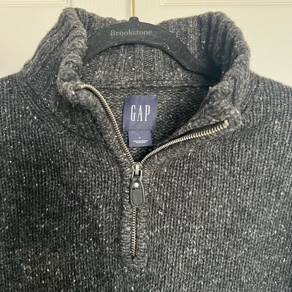 Men’s Wool Blend Gap Quarter Zip - Picture 2 of 5